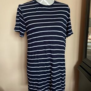 Brandy Melville esc navy striped t shirt dress super comfortable